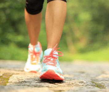  Scarpe per Camminare: Come Scegliere le Calzature per il Walking 2026 