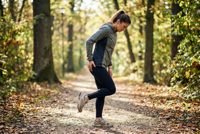  Corri o cammini molto? I segnali che il tuo piriforme sta soffrendo 