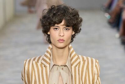  Capelli cortissimi donna: i tagli di Tendenza Primavera Estate 2025 