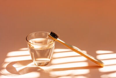  Alitosi: 5 rimedi rapidi ed efficaci per un alito più fresco 