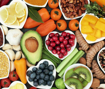  Vitamine antiossidanti: cosa fanno davvero A, C ed E e perché sono così importanti 