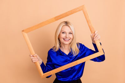  Come essere felici dopo i 60? Le 7 abitudini quotidiane utili, consigliate dagli psicologi 