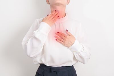  Mal di gola che non passa: quando è raffreddore e quando è reflusso laringofaringeo 