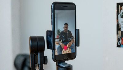  Irrompe a scuola e gira un TikTok, ora rischia il carcere 