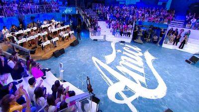  Amici 25, la beffa della busta rossa: passano (quasi) tutti, ecco chi è l'unica esclusa dal Serale 