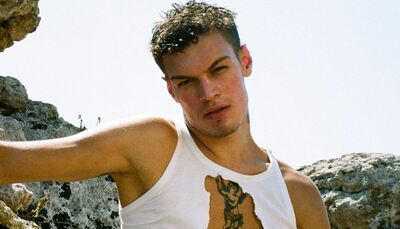  Blanco torna a scuola a 22 anni: 'Devo studiare per non standardizzarmi' 