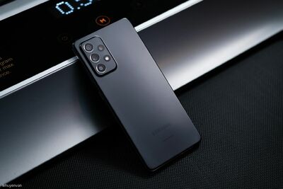  Nero come la notte, per il Samsung Galaxy A52s 5G sconto IMMEDIATO di 180€ 