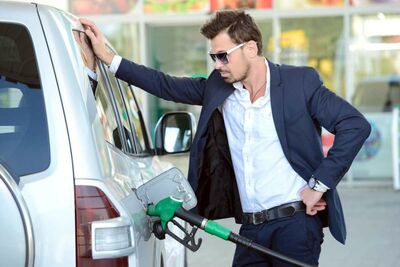  Il trucco per aumentare la capienza del proprio serbatoio: basta fare questa operazione all'auto 