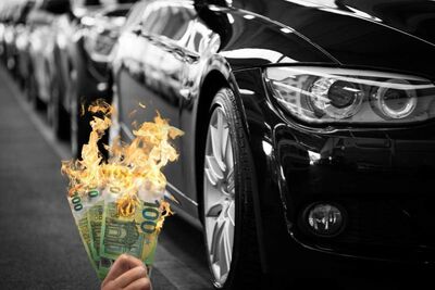  Bancarotta tragica per il colosso dei motori: quasi 1 miliardo di euro di debiti 