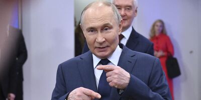  Vladimir Putin ha detto che l'esercito russo sospenderà le ostilità in Ucraina per Pasqua fino a lunedì sera 
