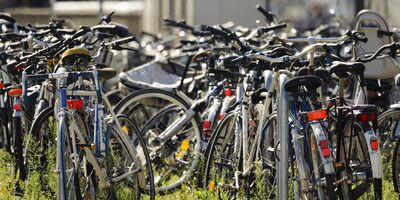  Si può fare la multa a chi lega la bici dove capita 