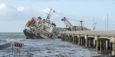  La nave cargo incagliata da oltre otto mesi a Marina di Massa è ancora lì 