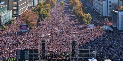  La grande manifestazione per l'anniversario dell'incidente di Novi Sad, in Serbia 