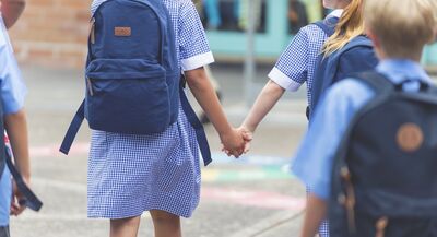  In una scuola di Palermo bambini e bambine hanno deciso di non portare più il grembiule  