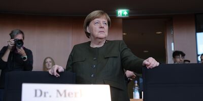  Ad Angela Merkel non è piaciuta l'alleanza del suo partito con l'estrema destra 