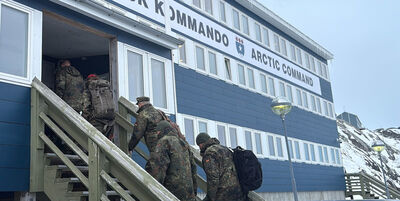  Trump ha annunciato nuovi dazi contro i paesi europei che hanno inviato soldati in Groenlandia 