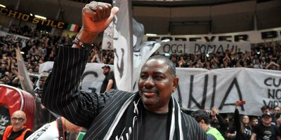  È morto a 70 anni Michael Ray Richardson, uno dei più forti cestisti statunitensi ad aver giocato nel campionato italiano di basket 