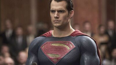  DC, fan in rivolta per l'addio di Henry Cavill voluto da James Gunn E Peter Safran 