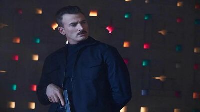  The Gray Man, Chris Evans in maglietta nella foto: una rivale del maglione di Knives Out? 