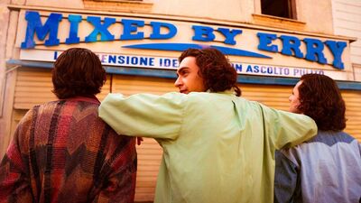  Mixed by Erry, perché i veri protagonisti del Film hanno fatto causa ad Amazon? 