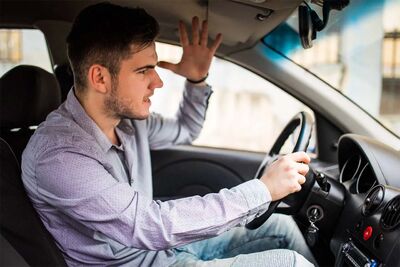  Le abitudini quotidiane al volante che costano agli italiani: ecco quali sono 