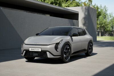  Kia EV4: doppia anima 100% elettrica 