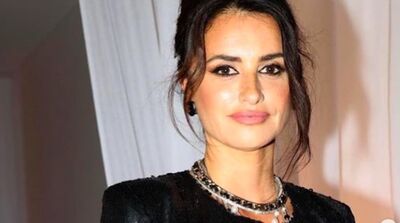  Penelope Cruz, l'accessorio capelli immancabile: un bel tocco anni '60 