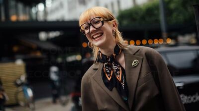  Come indossare Il foulard al collo secondo lo street style 
