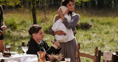  Stasera su Rai 1 debutta una serie tv che parla di... Prima di noi 