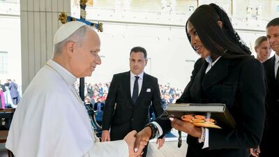  Naomi Campbell incontra Papa Leone XIV: eleganza sobria 