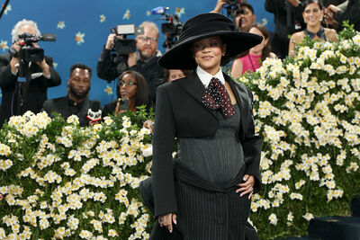  Il look di Rihanna al Met Gala 2025 rivela la terza gravidanza (e gli altri momenti incredibili Del red carpet) 