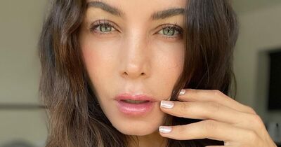  La manicure di dicembre che ti farà correre subito dall'estetista 