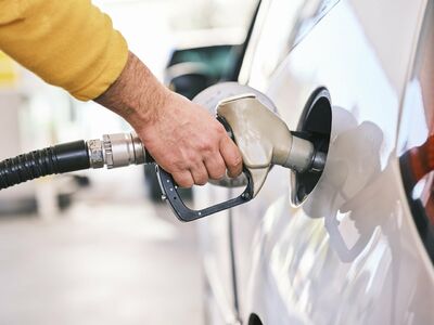  Energia meno cara, buone notizie alla pompa con risvolti positivi sull'inflazione 