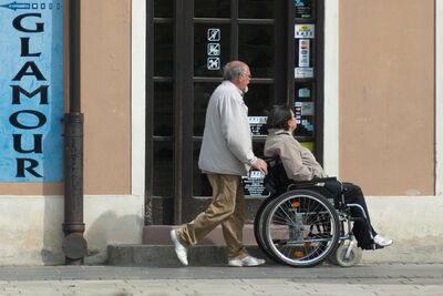  104: Cosa significa disabilità 'grave' e quali vantaggi fiscali offre 