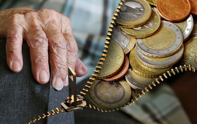  Pensionati all 'Estero: come cambia la rivalutazione 2025 