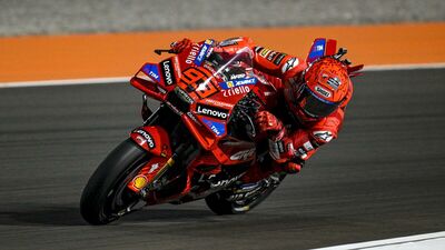  Motogp. Gp del Qatar. Marc Marquez domina la Sprint, Alex Marquez ancora secondo (7ª volta consecutiva), poi Franco Morbidelli [RISULTATI]
