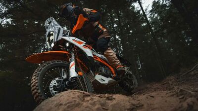  Dieci anni di garanzia per la 390 Adventure: il nuovo corso KTM parte dall’India?