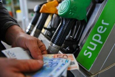  Prezzi benzina: ai minimi da Giugno 2021. In scadenza lo sconto sulle accise