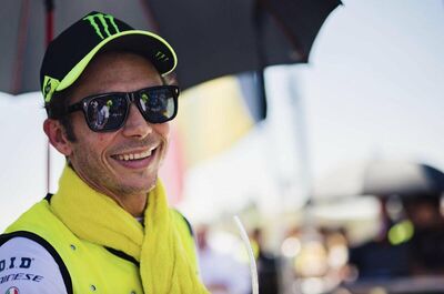  Valentino Rossi torna a essere pilota ufficiale. In BMW. Ecco come e dove