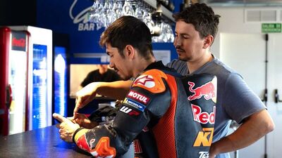  MotoGP 2025. Errore da dilettante!. Un ex pilota ha contestato le parole di Lorenzo (Vinales più talento e velocità di Acosta), ecco la risposta di Jorge