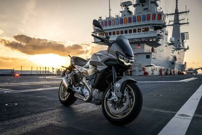  V100 Mandello Aeronautica Navale. L'anello Mancante della Storia Moto Guzzi
