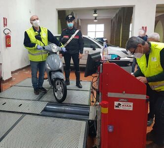  Castellammare Di Stabia: sequestrate bici elettriche modificate come scooter 