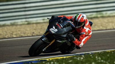  Ducati V21L pronta a dominare la MotoE 2025: più leggera, tecnologica e competitiva - News - Moto. it 