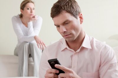  Infedeltà, 4 segni che indicano che ti sta tradendo 