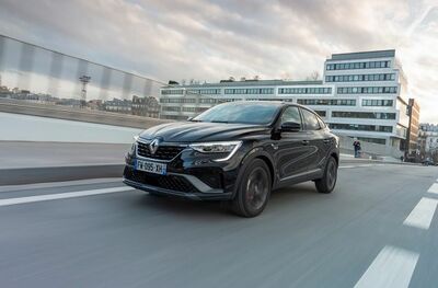  Renault Arkana: dotazioni, caratteristiche, alimentazione ibrida