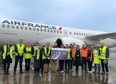  Lâ€ ™Airbus A220- 300 di Air France arriva a Firenze 