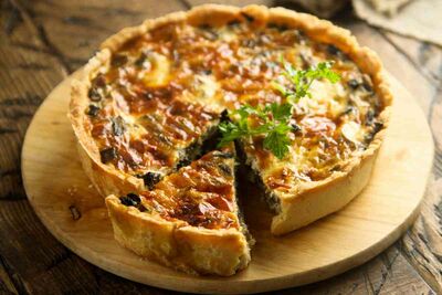  Autunno in tavola, la torta salata svuota-frigo che conquista tutti: facile, veloce e cremosissima 