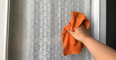  Il panno magico per pulire le finestre senza lasciare aloni e strisce 