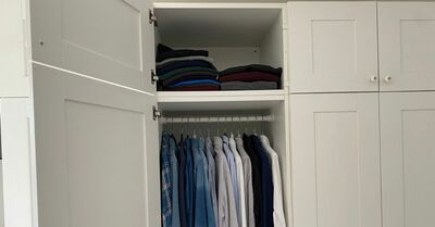  Il trucco dei fogli di giornale sopra l armadio per non pulire mai più la polvere 