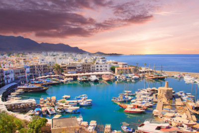  Voli brevi, prezzi più bassi, mare e sole: dove andare per un weekend al caldo a novembre e dicembre 